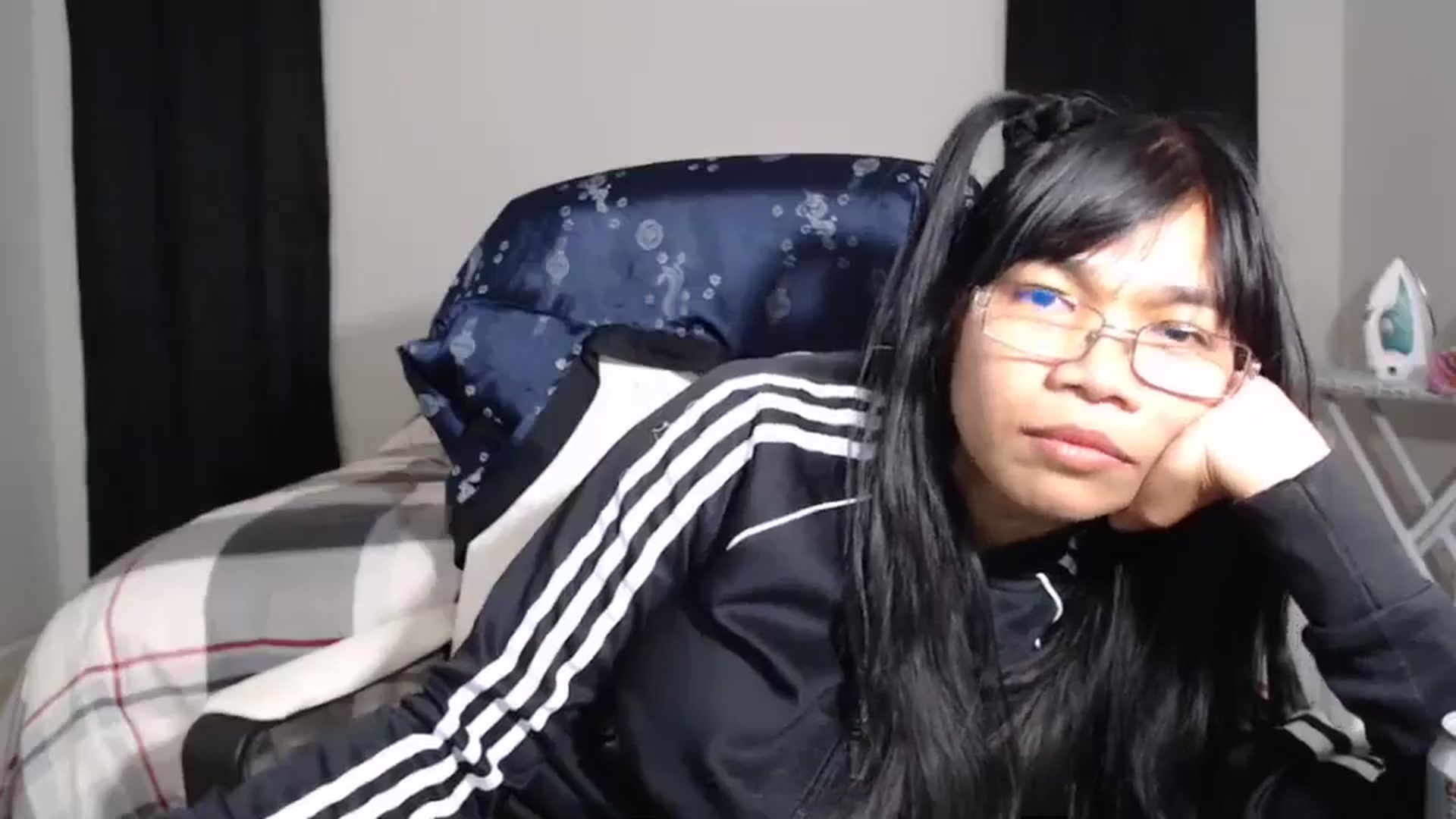 Gallery image thumbnail from Littlekai2023's myfreecams stream on, 04/16/2024, 04:19 image 10 of 20