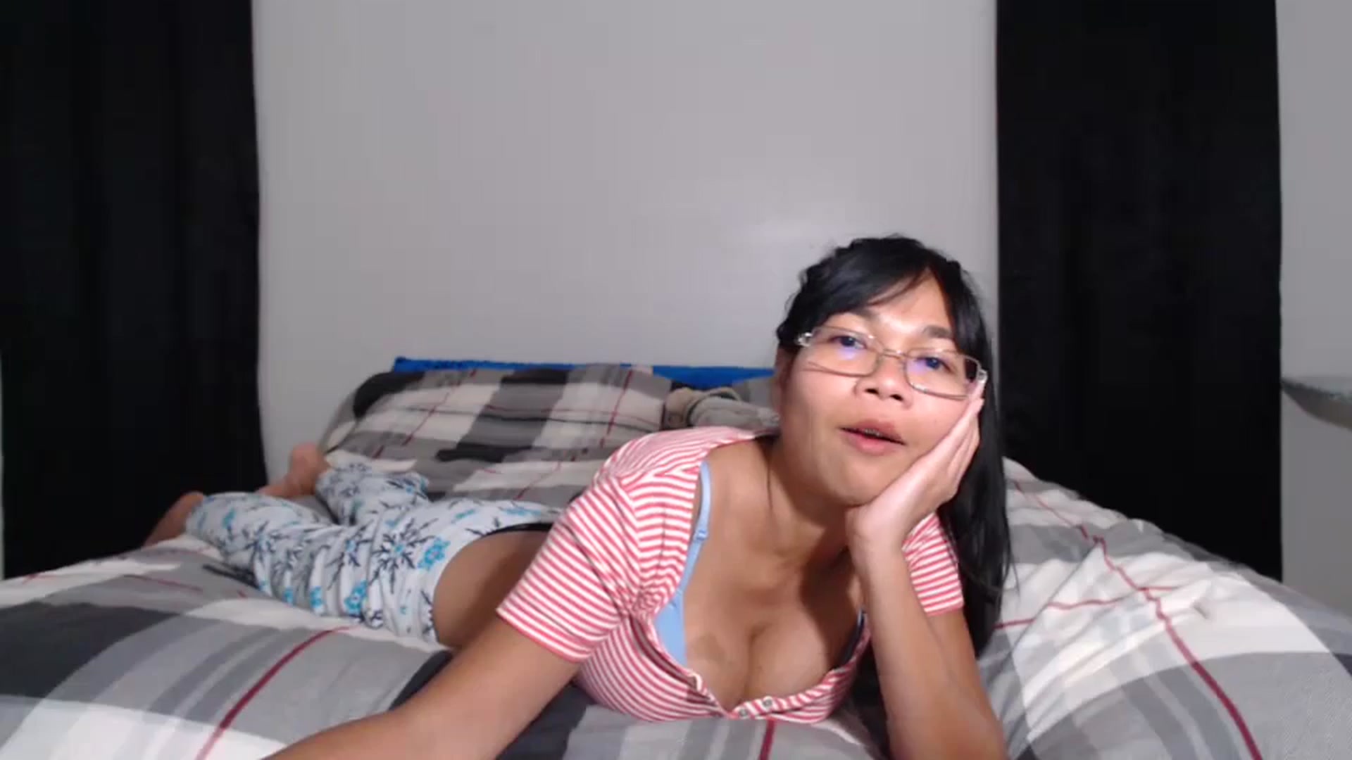 Gallery image thumbnail from Littlekai2023's myfreecams stream on, 04/17/2024, 01:57 image 8 of 20
