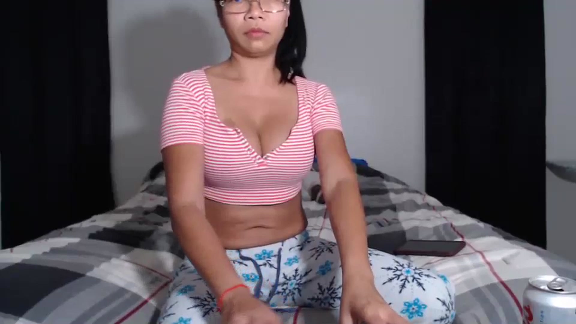 Gallery image thumbnail from Littlekai2023's myfreecams stream on, 04/17/2024, 01:57 image 17 of 20