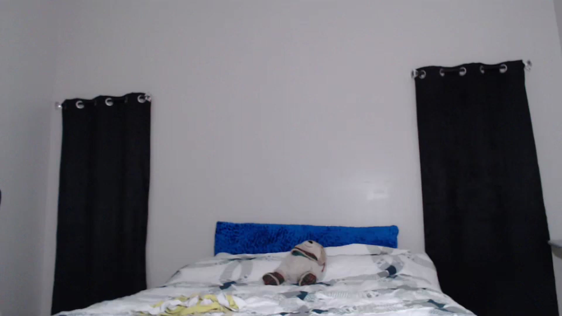 Gallery image thumbnail from Littlekai2023's myfreecams stream on, 04/23/2024, 24:17 image 17 of 20