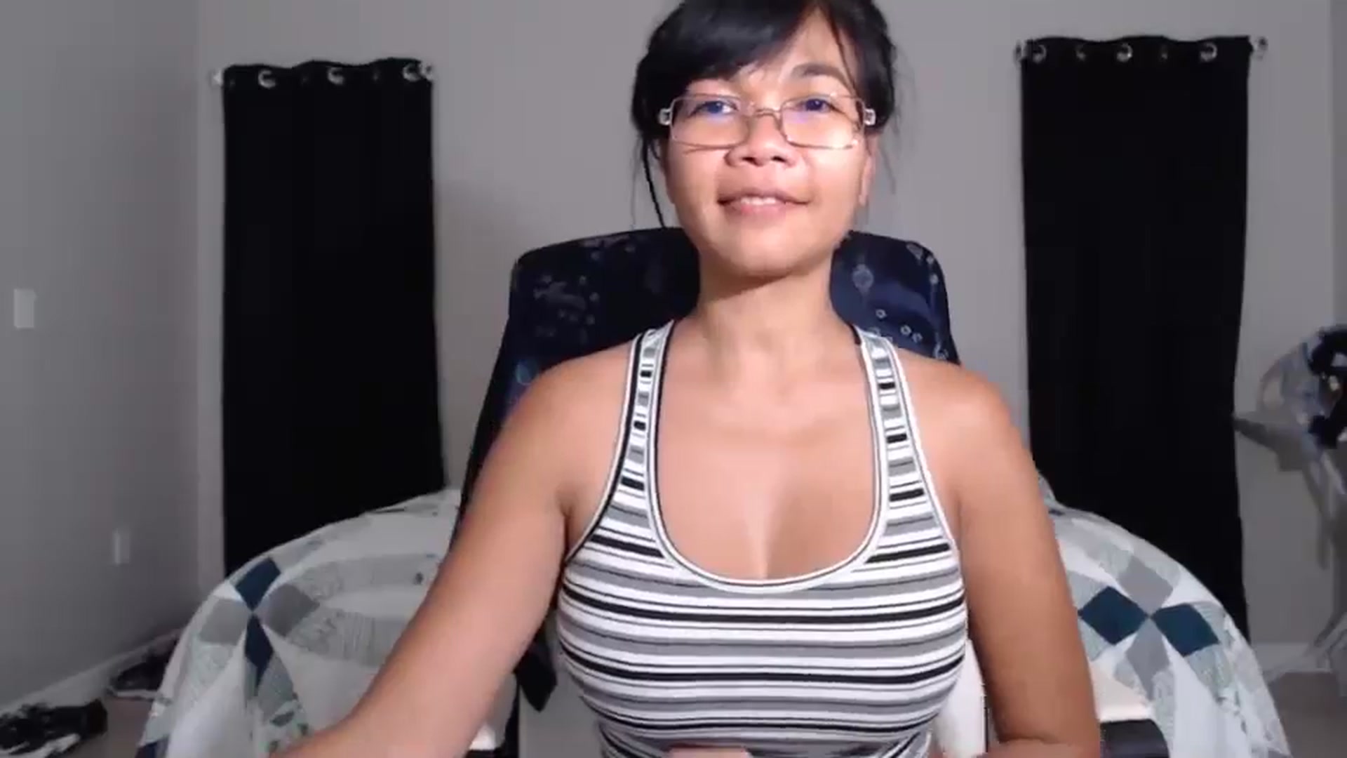 Gallery image thumbnail from Littlekai2023's myfreecams stream on, 04/30/2024, 03:00 image 2 of 20