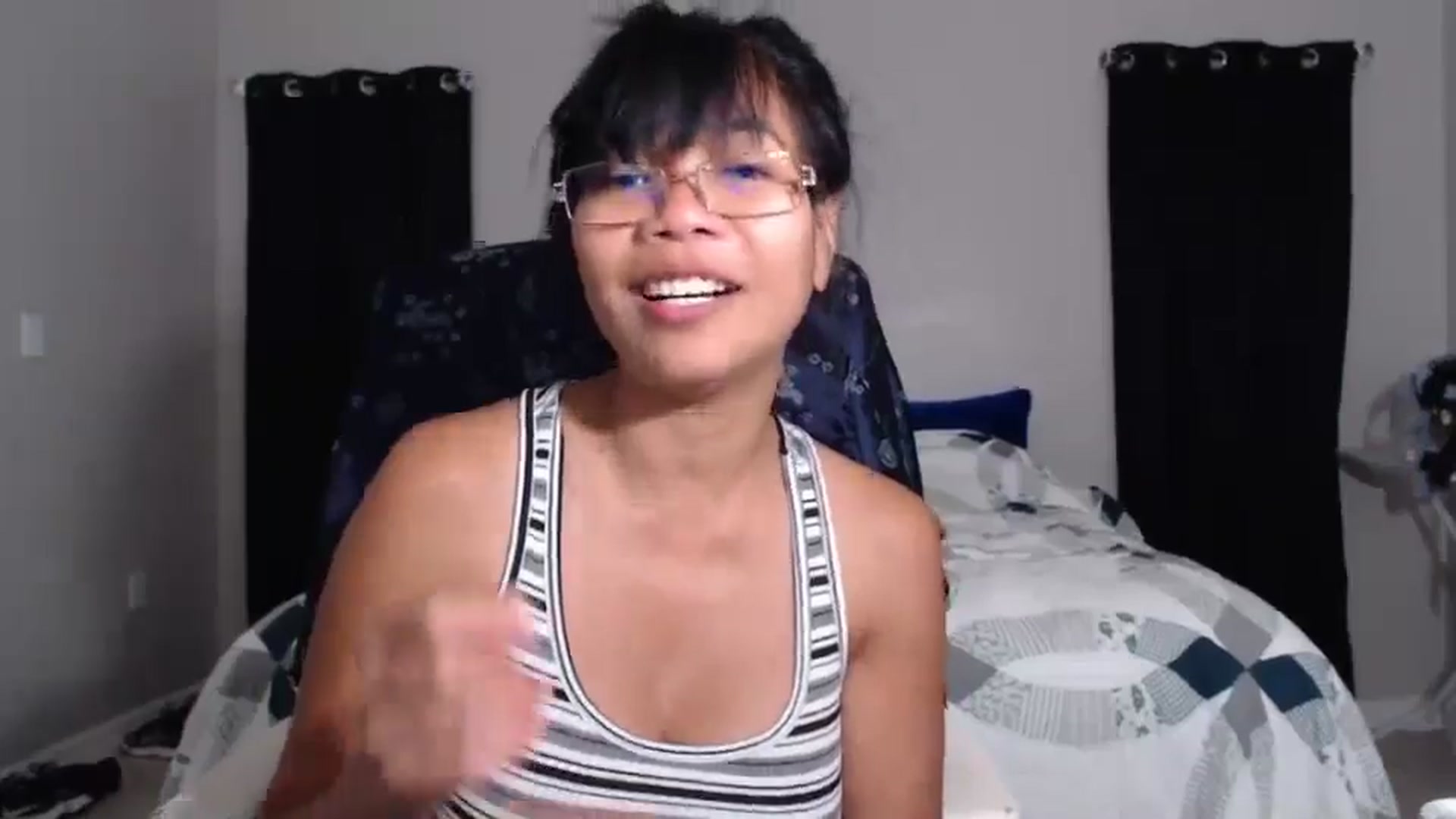 Gallery image thumbnail from Littlekai2023's myfreecams stream on, 04/30/2024, 03:00 image 13 of 20