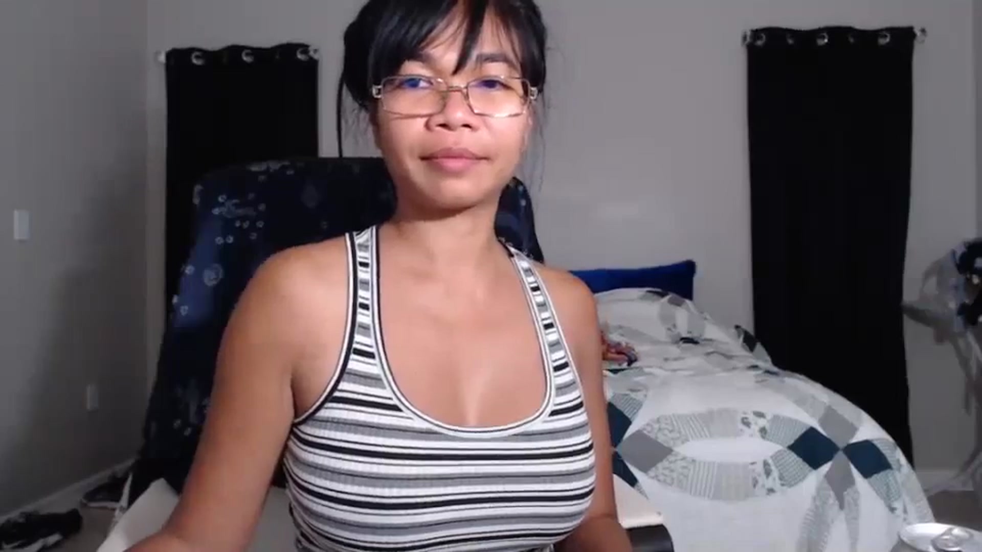 Gallery image thumbnail from Littlekai2023's myfreecams stream on, 04/30/2024, 03:00 image 10 of 20