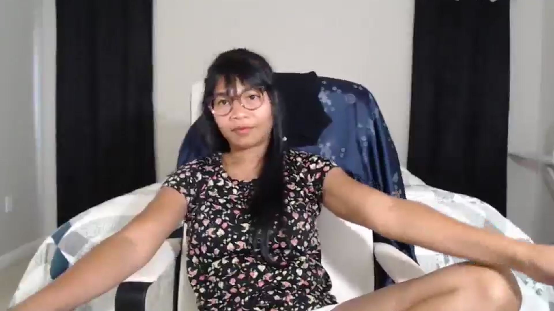 Gallery image thumbnail from Littlekai2023's myfreecams stream on, 05/13/2024, 24:00 image 4 of 20