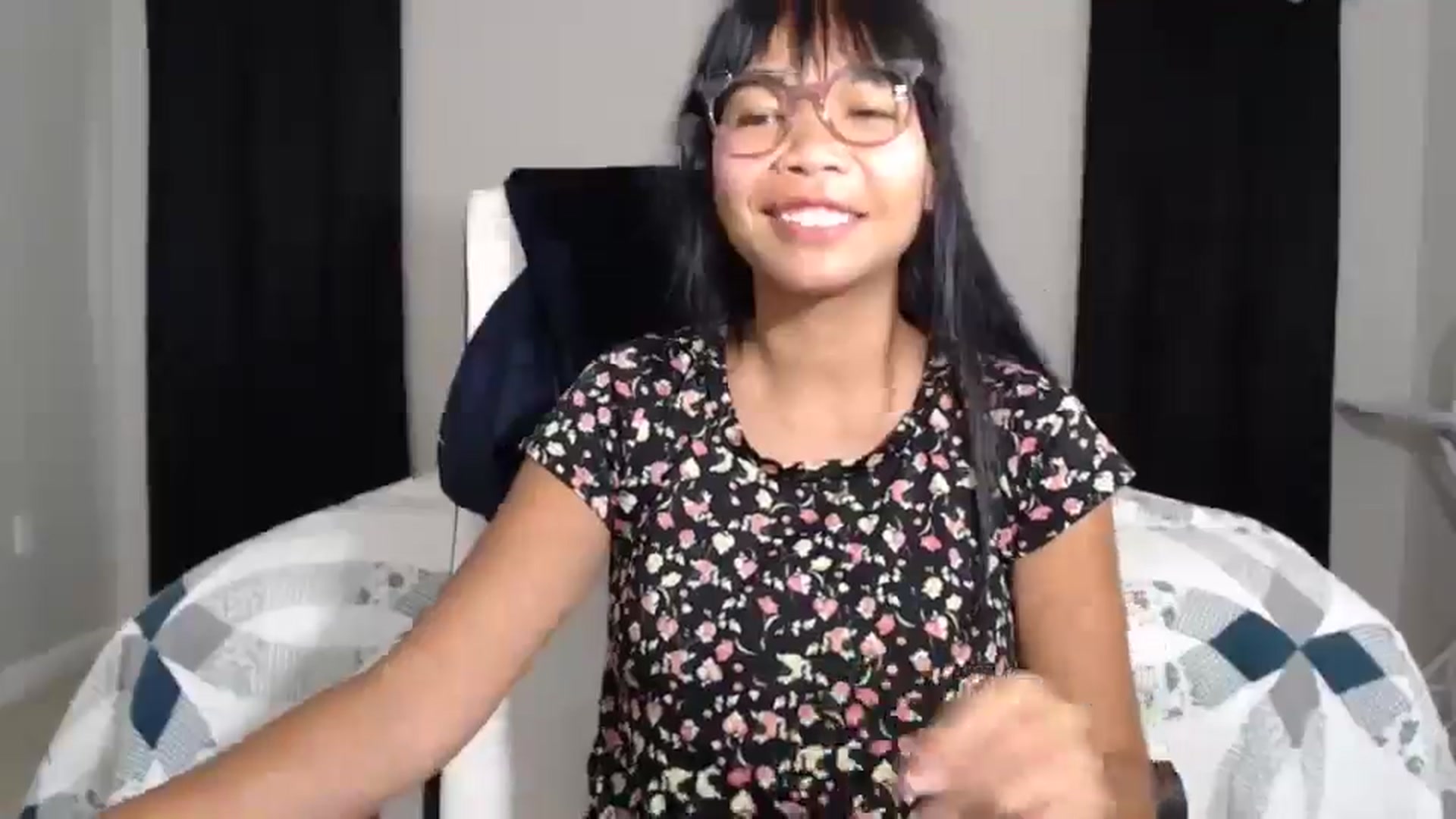 Gallery image thumbnail from Littlekai2023's myfreecams stream on, 05/13/2024, 24:00 image 15 of 20