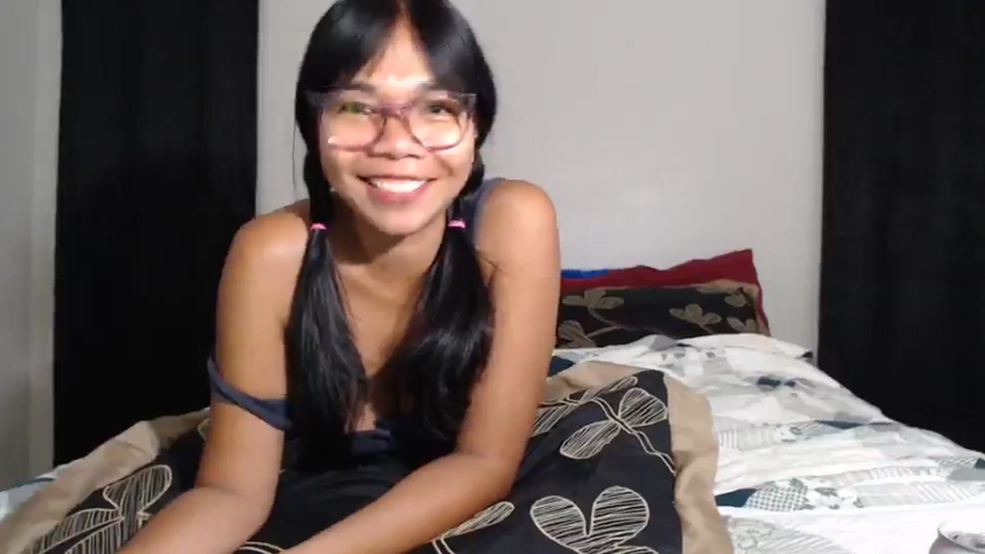 Gallery image thumbnail from Littlekai2023's myfreecams stream on, 05/15/2024, 03:11 image 11 of 20