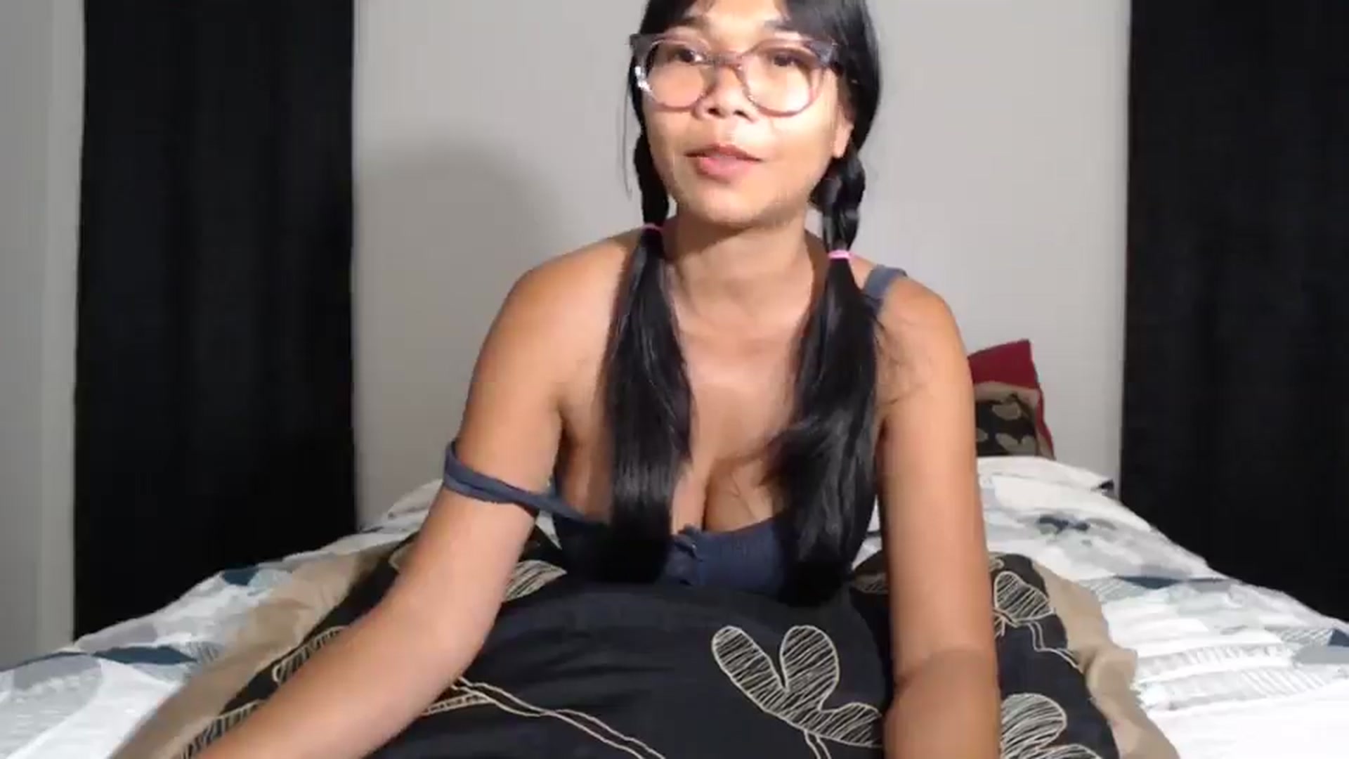 Gallery image thumbnail from Littlekai2023's myfreecams stream on, 05/15/2024, 03:11 image 13 of 20