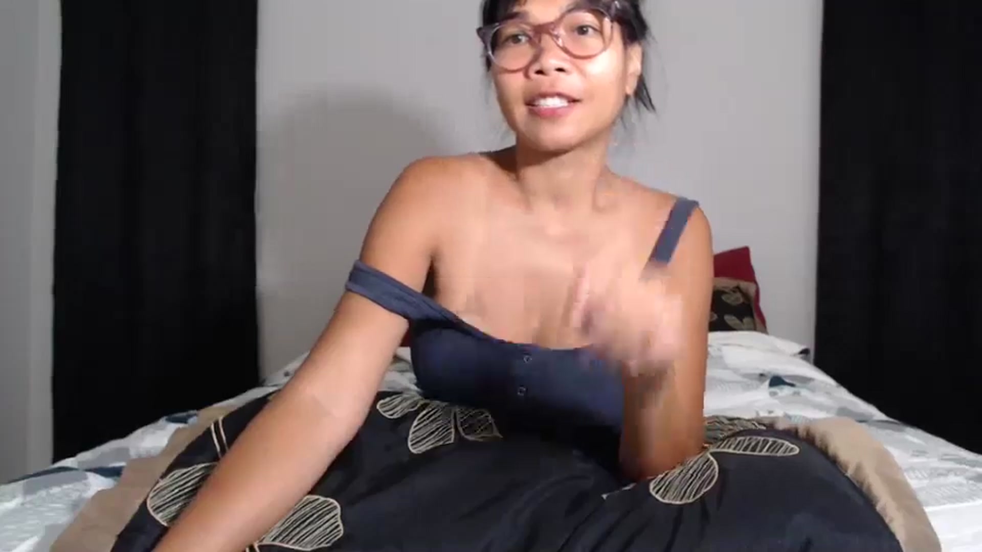 Gallery image thumbnail from Littlekai2023's myfreecams stream on, 05/15/2024, 03:11 image 10 of 20