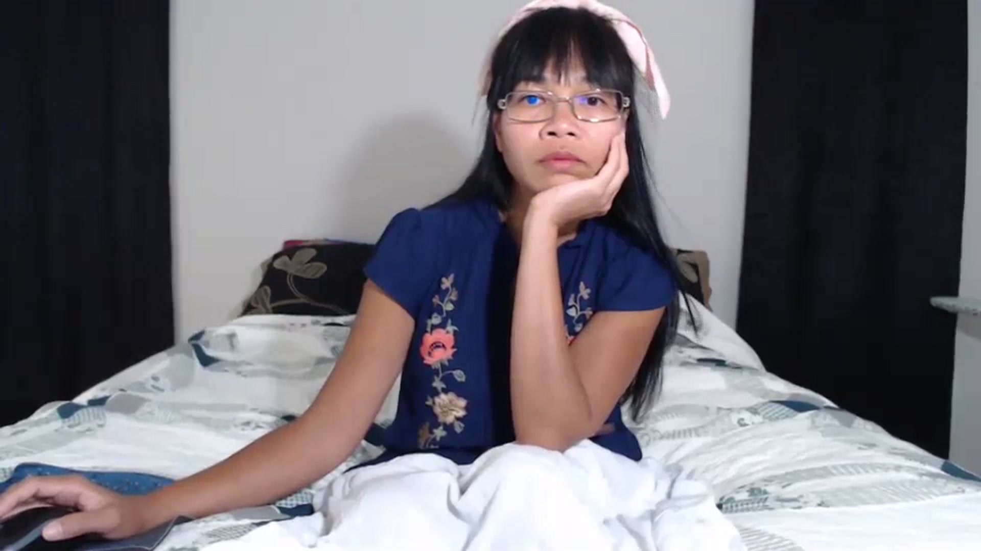 Gallery image thumbnail from Littlekai2023's myfreecams stream on, 05/19/2024, 18:15 image 4 of 20
