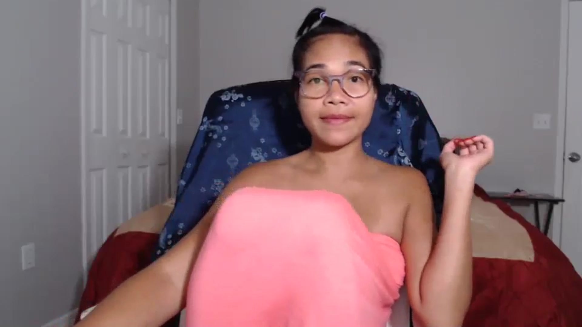 Gallery image thumbnail from Littlekai2023's myfreecams stream on, 05/30/2024, 03:48 image 2 of 20