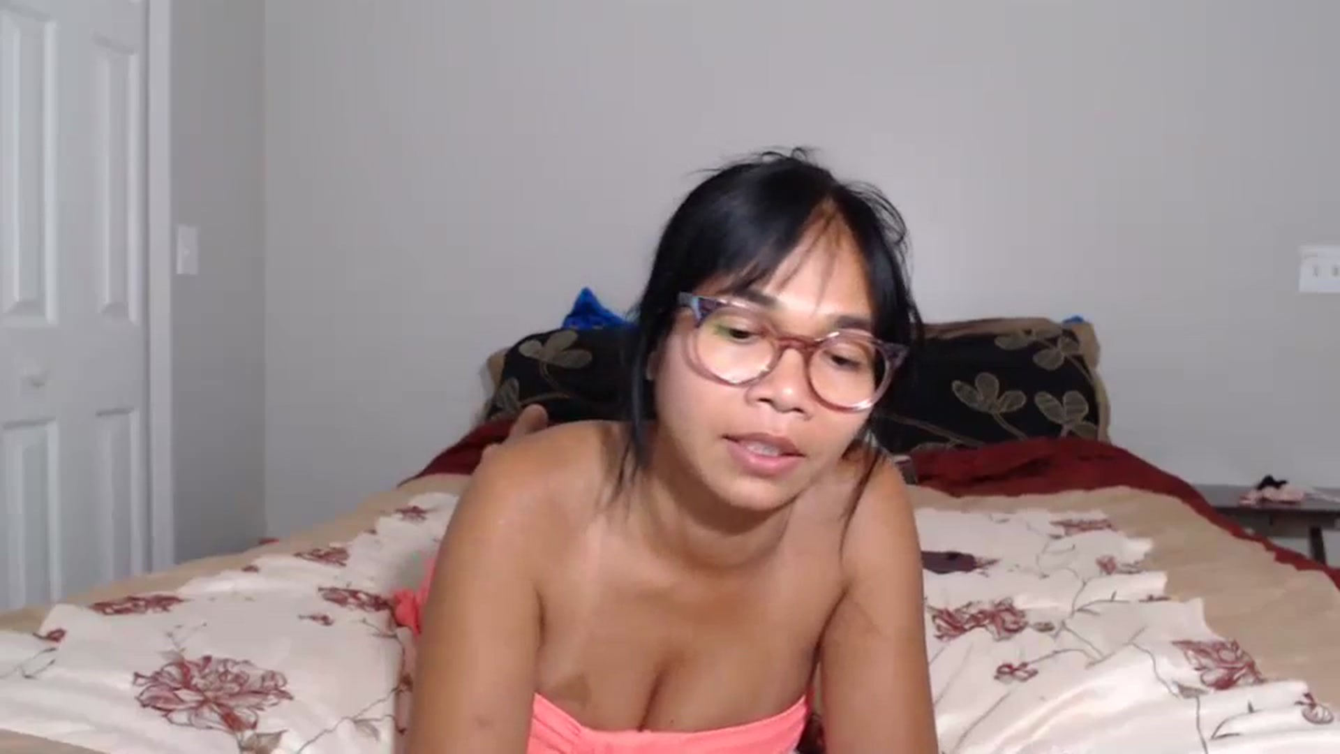 Gallery image thumbnail from Littlekai2023's myfreecams stream on, 05/30/2024, 03:48 image 10 of 20