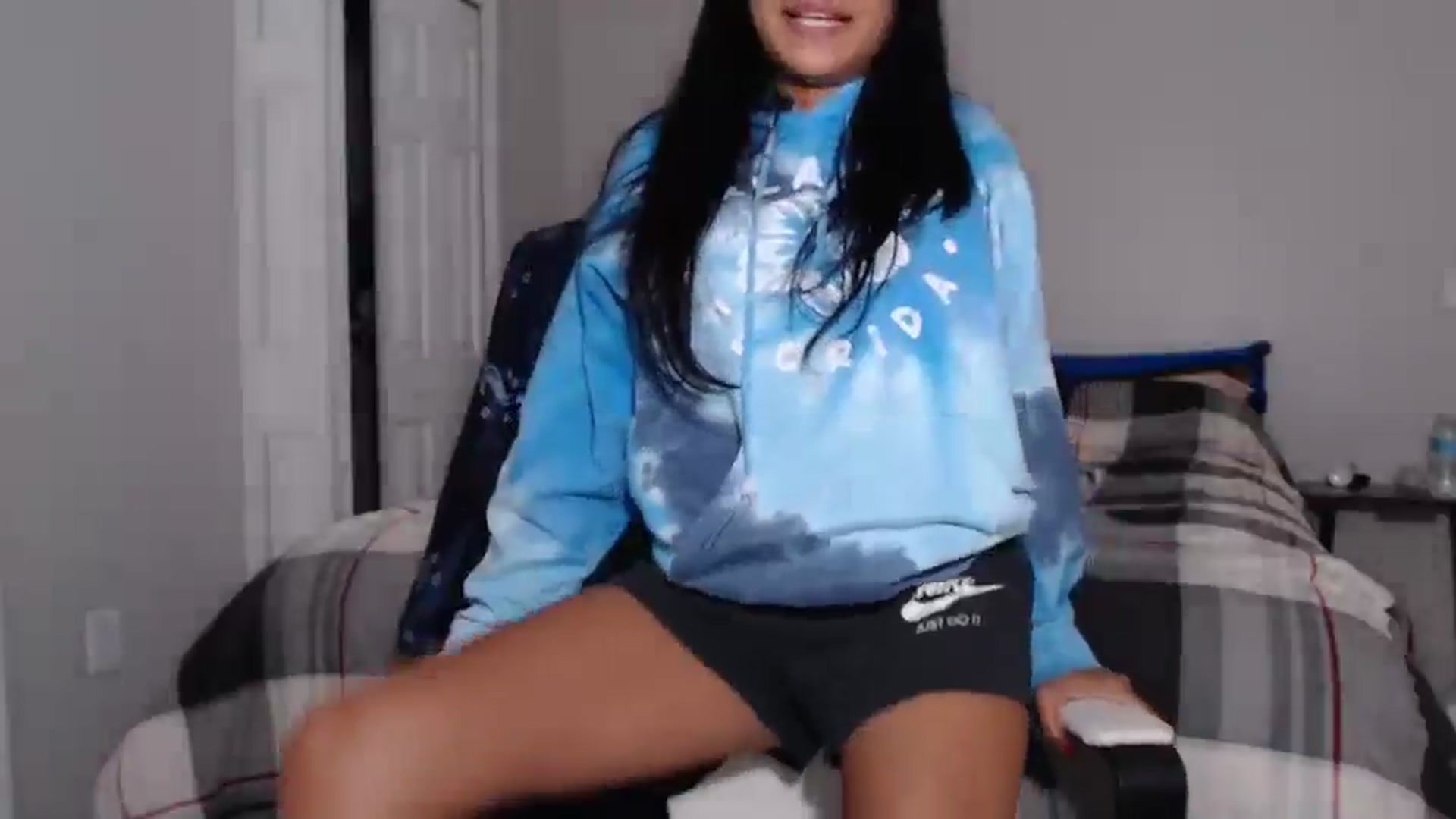 Gallery image thumbnail from Littlekai2023's myfreecams stream on, 06/03/2024, 03:45 image 18 of 20