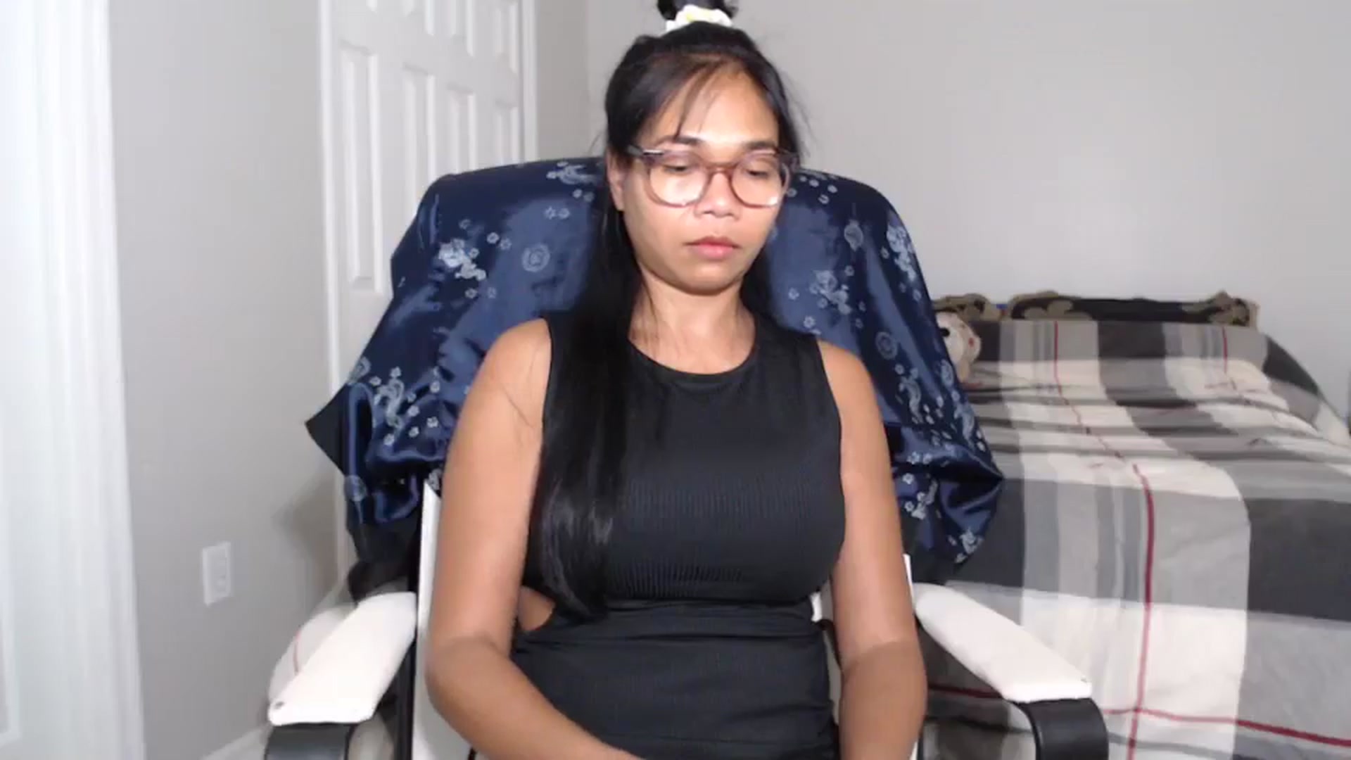 Gallery image thumbnail from Littlekai2023's myfreecams stream on, 06/17/2024, 24:02 image 3 of 20