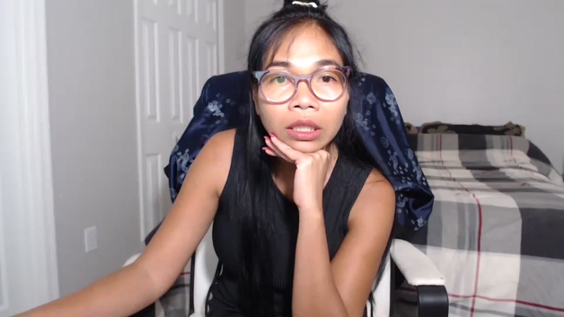 Gallery image thumbnail from Littlekai2023's myfreecams stream on, 06/17/2024, 24:02 image 7 of 20