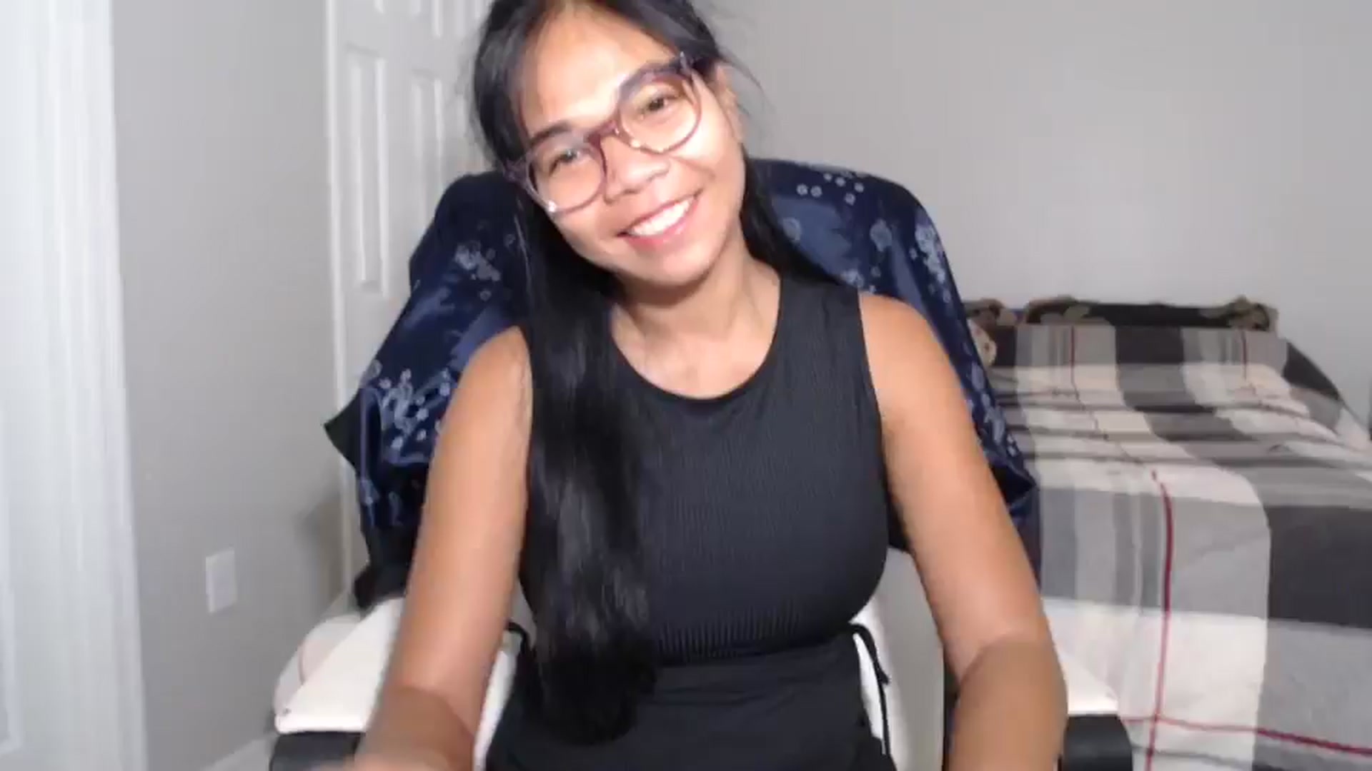 Gallery image thumbnail from Littlekai2023's myfreecams stream on, 06/17/2024, 24:02 image 1 of 20