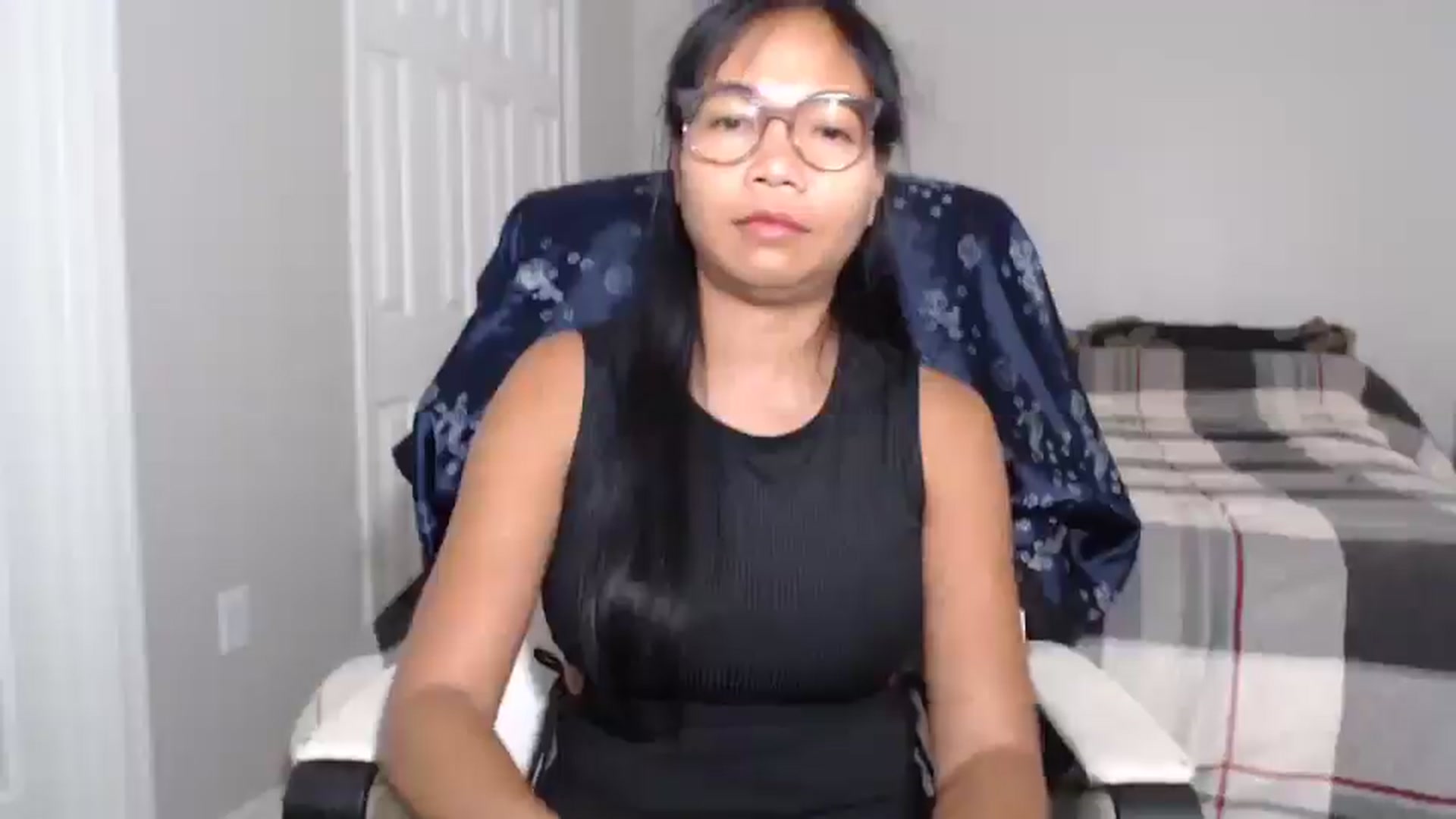 Gallery image thumbnail from Littlekai2023's myfreecams stream on, 06/17/2024, 24:02 image 4 of 20