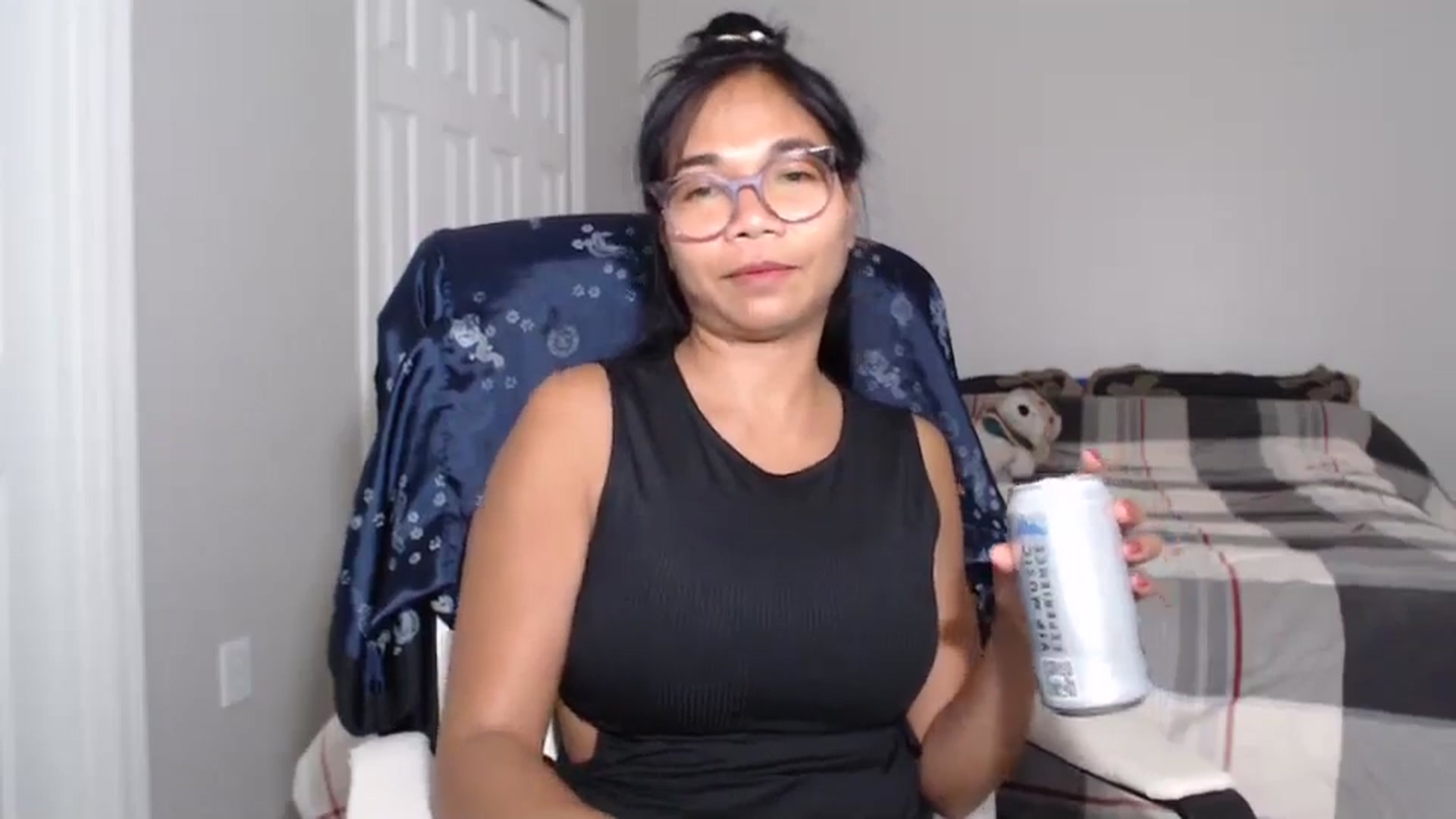 Gallery image thumbnail from Littlekai2023's myfreecams stream on, 06/17/2024, 24:41 image 2 of 20