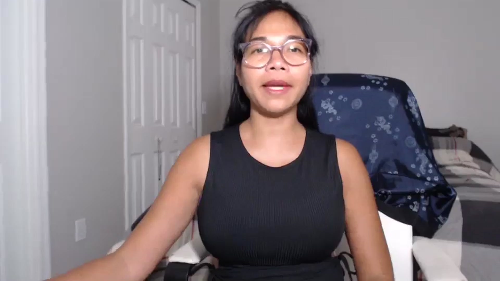Gallery image thumbnail from Littlekai2023's myfreecams stream on, 06/17/2024, 24:41 image 11 of 20