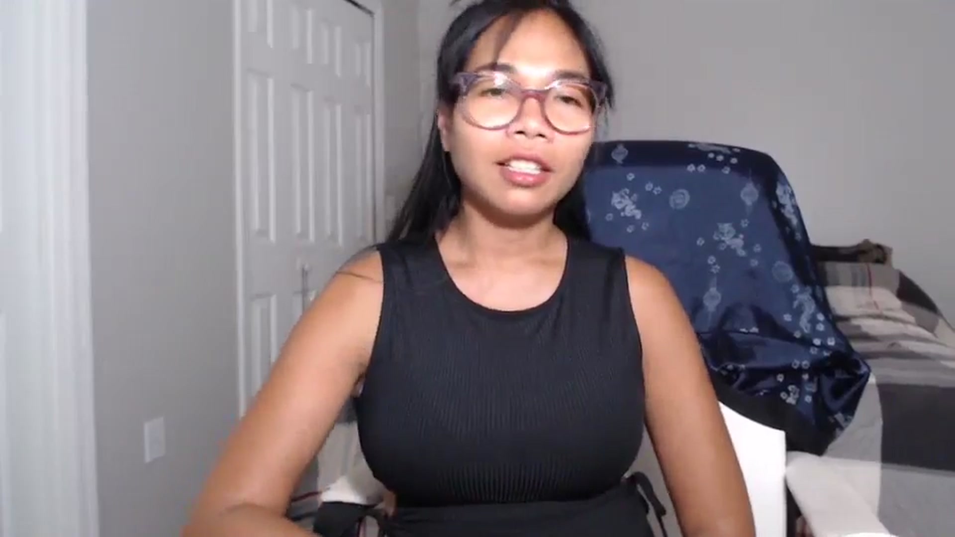 Gallery image thumbnail from Littlekai2023's myfreecams stream on, 06/17/2024, 24:41 image 15 of 20