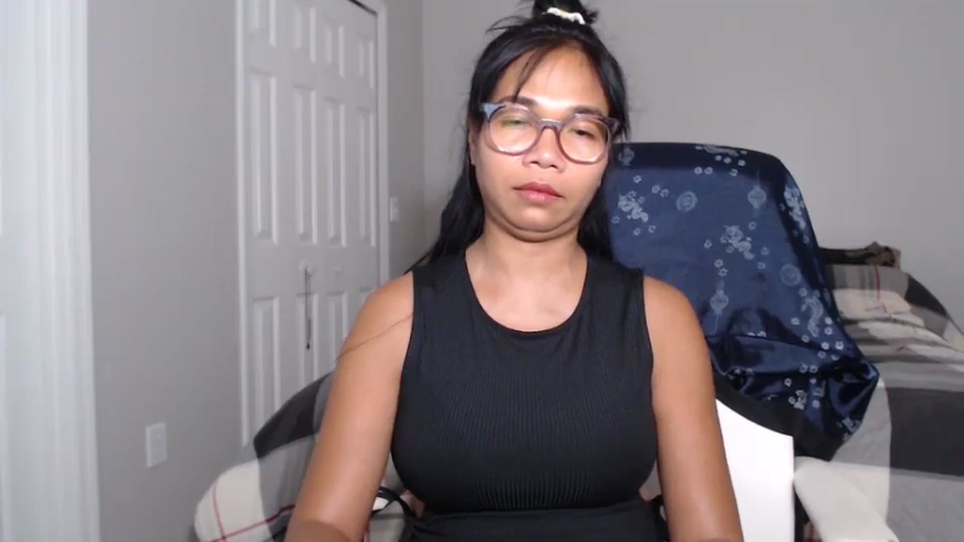 Gallery image thumbnail from Littlekai2023's myfreecams stream on, 06/17/2024, 24:41 image 16 of 20