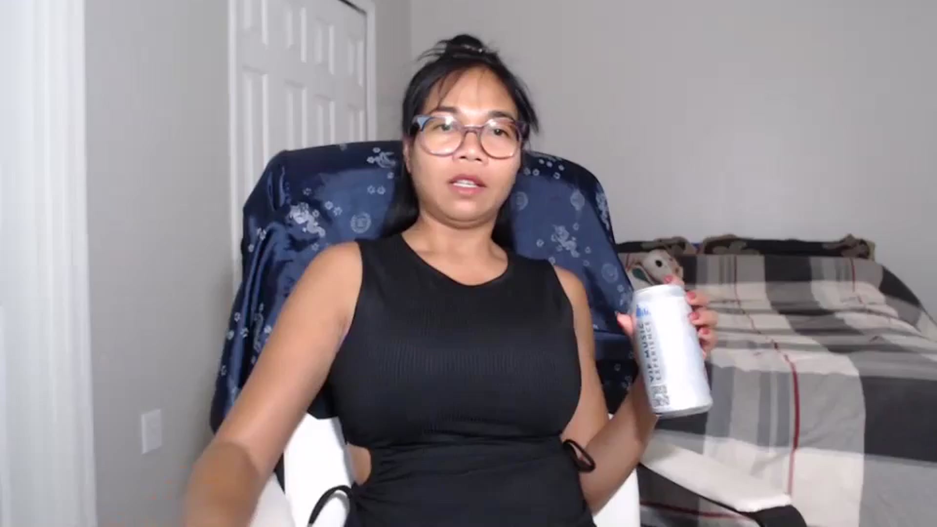 Gallery image thumbnail from Littlekai2023's myfreecams stream on, 06/17/2024, 24:41 image 1 of 20