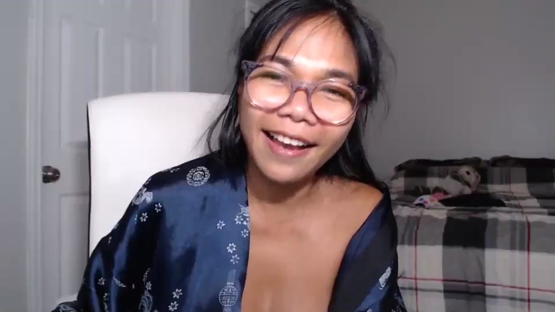 Gallery image thumbnail from Littlekai2023's myfreecams stream on, 06/17/2024, 03:31 image 19 of 20
