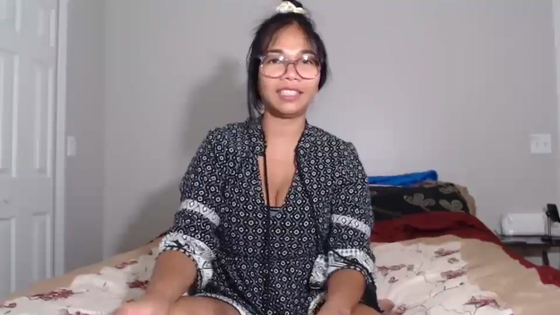 Gallery image thumbnail from Littlekai2023's myfreecams stream on, 06/18/2024, 04:38 image 6 of 20