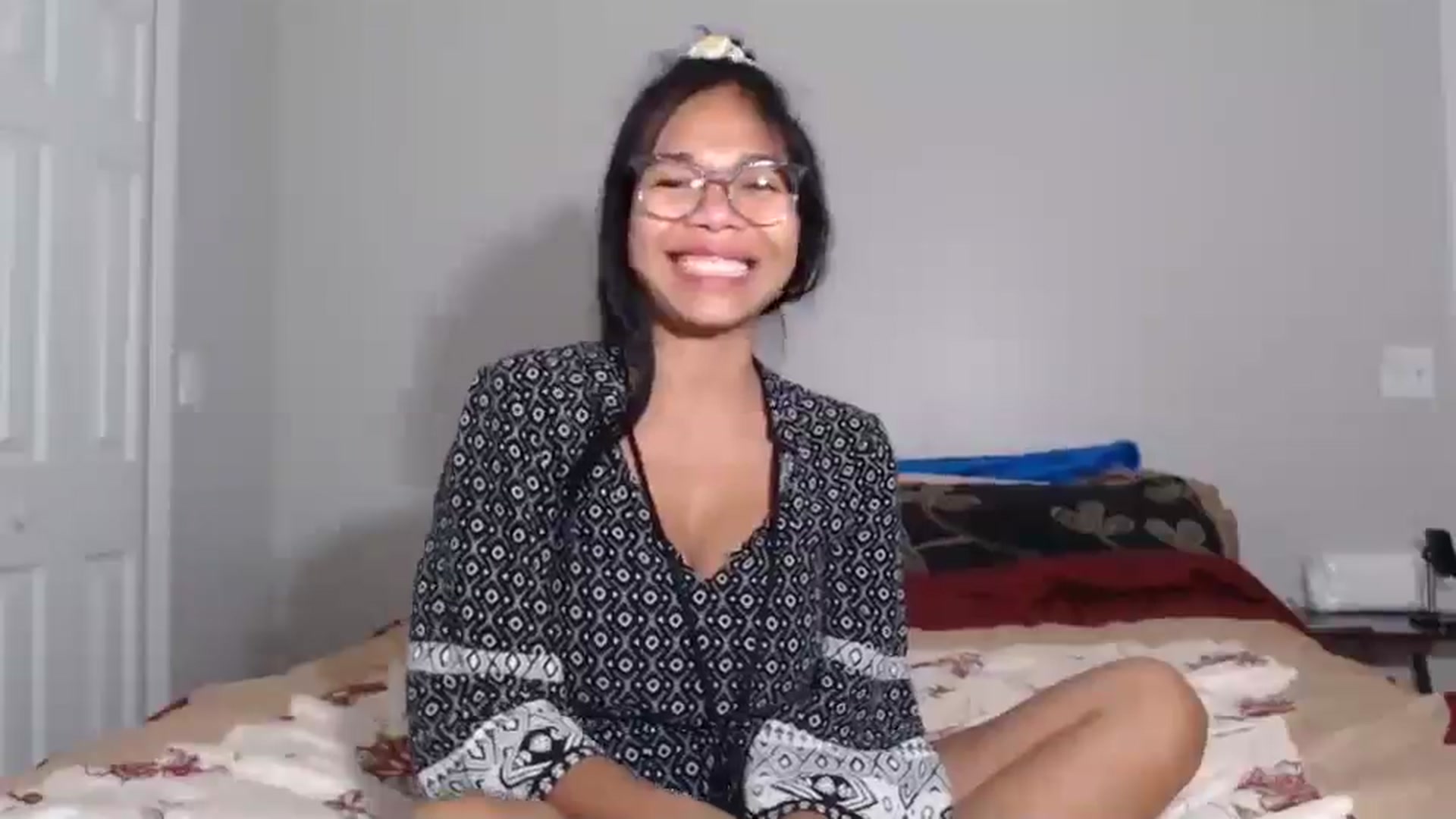 Gallery image thumbnail from Littlekai2023's myfreecams stream on, 06/18/2024, 04:38 image 16 of 20