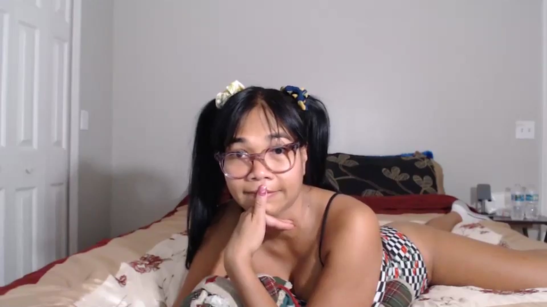 Gallery image thumbnail from Littlekai2023's myfreecams stream on, 06/20/2024, 04:11 image 4 of 20