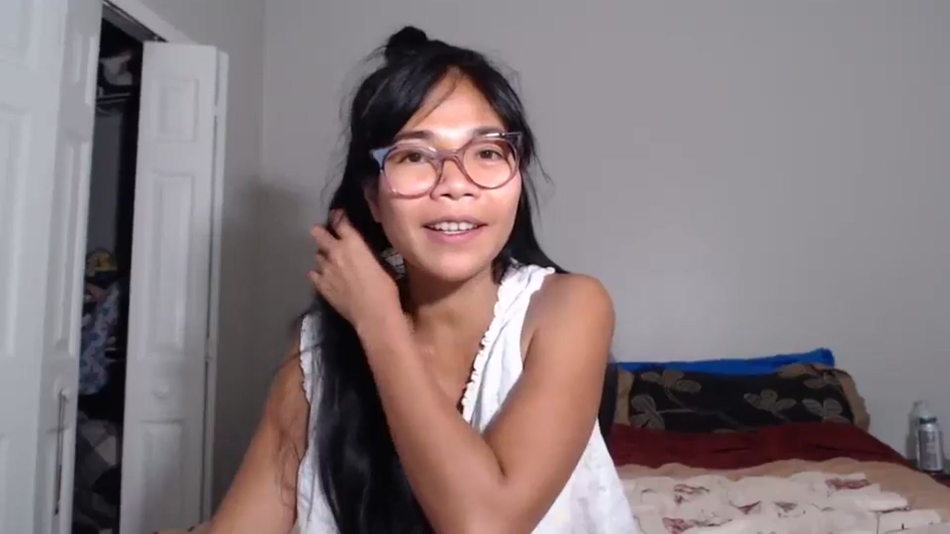 Gallery image thumbnail from Littlekai2023's myfreecams stream on, 06/25/2024, 01:31 image 6 of 20