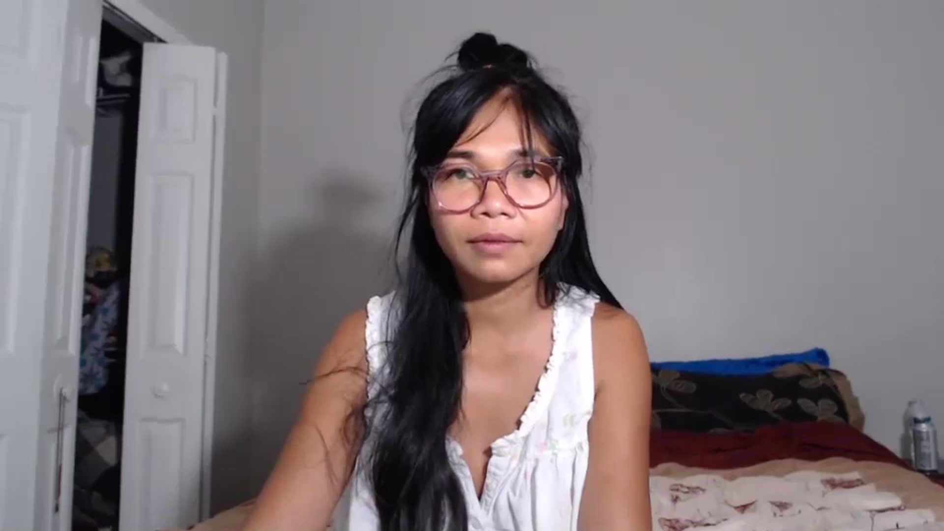 Gallery image thumbnail from Littlekai2023's myfreecams stream on, 06/25/2024, 01:31 image 8 of 20