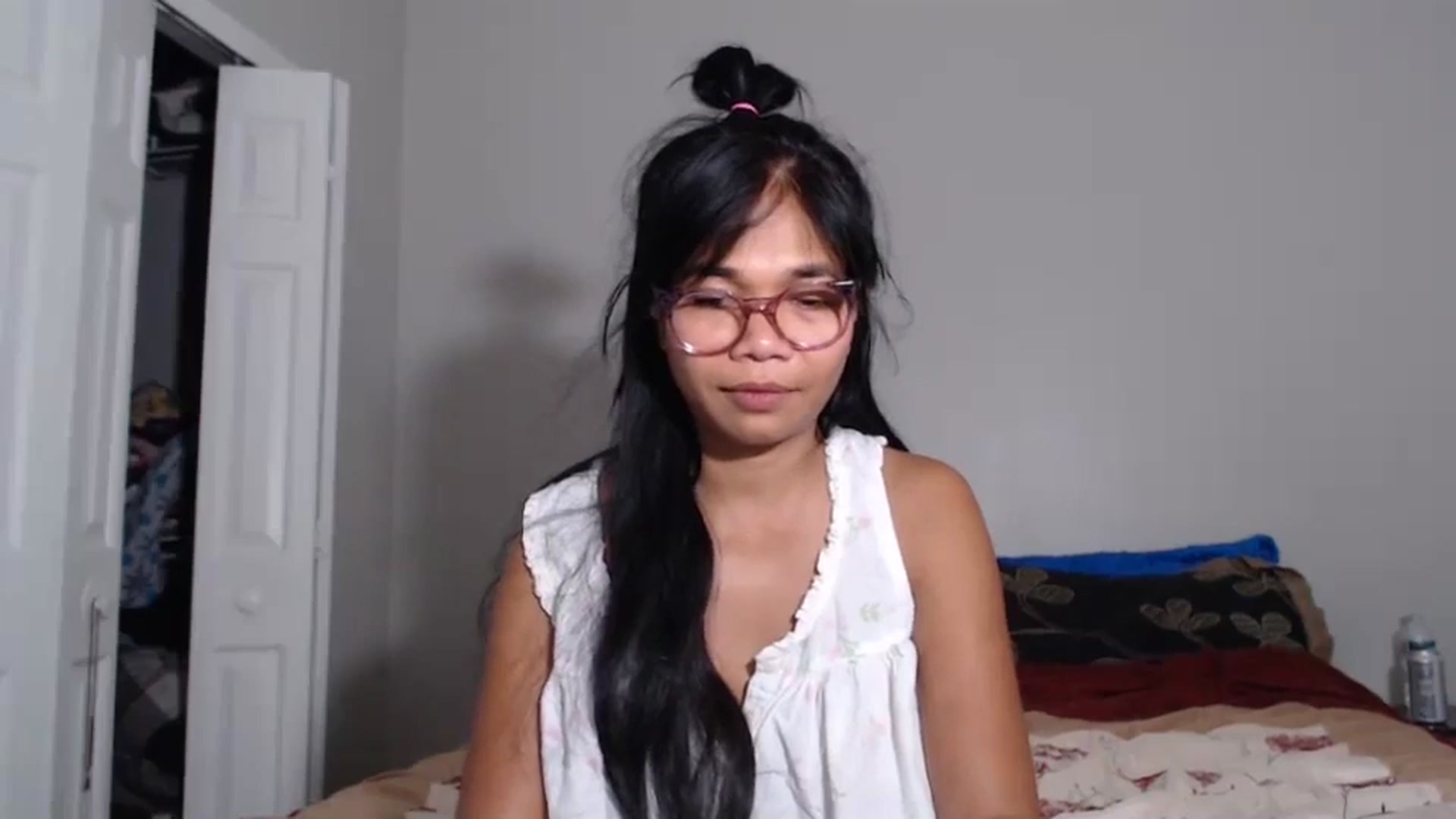 Gallery image thumbnail from Littlekai2023's myfreecams stream on, 06/25/2024, 01:31 image 5 of 20