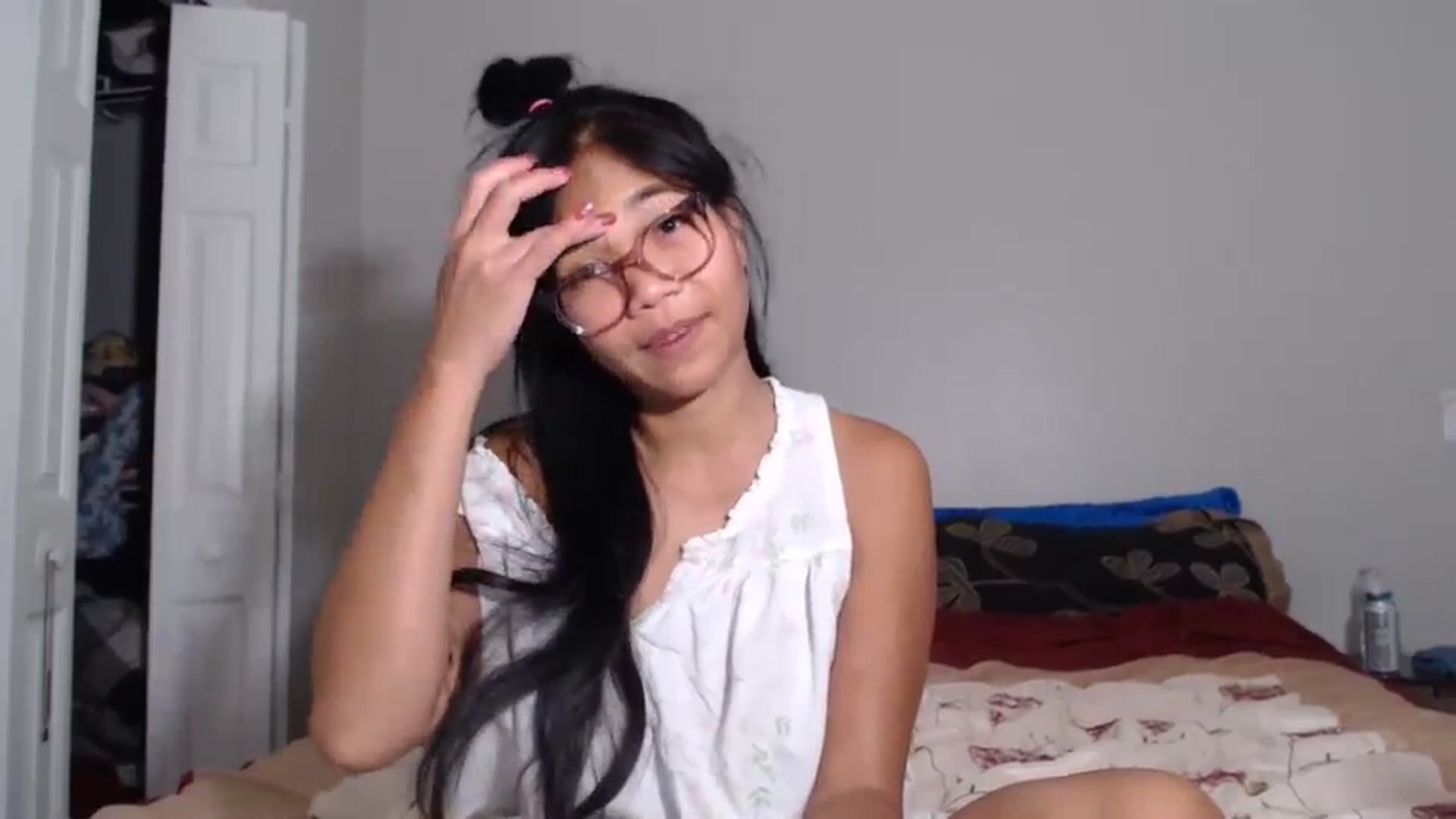 Gallery image thumbnail from Littlekai2023's myfreecams stream on, 06/25/2024, 01:31 image 4 of 20
