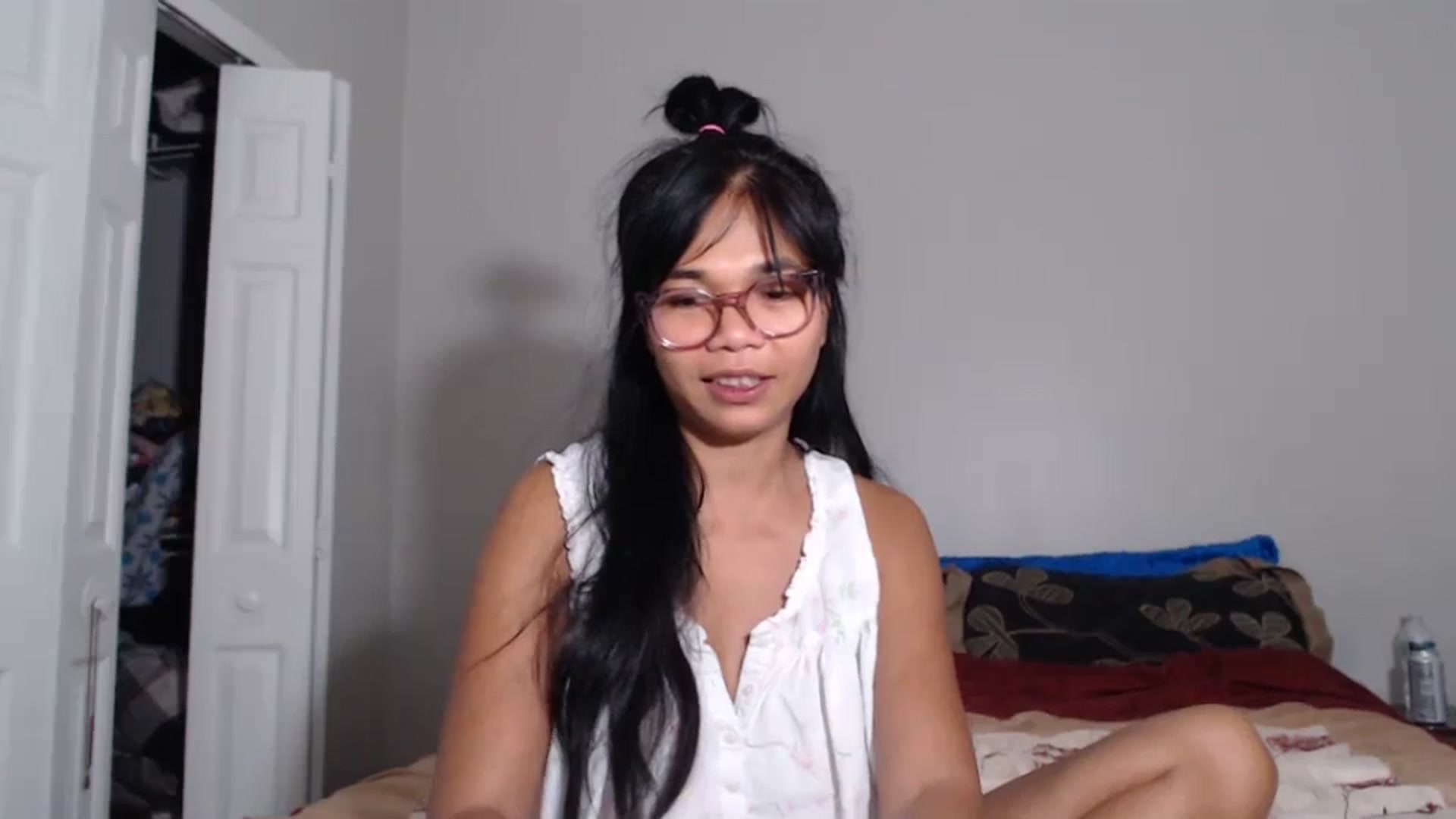 Gallery image thumbnail from Littlekai2023's myfreecams stream on, 06/25/2024, 01:31 image 9 of 20