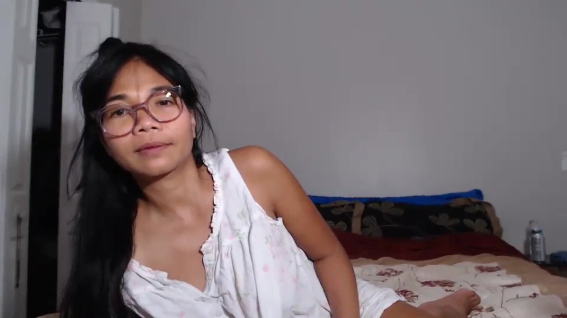 Gallery image thumbnail from Littlekai2023's myfreecams stream on, 06/25/2024, 01:31 image 3 of 20