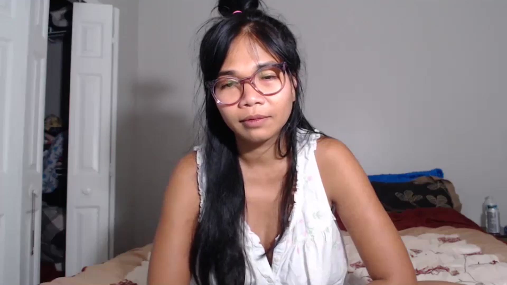 Gallery image thumbnail from Littlekai2023's myfreecams stream on, 06/25/2024, 01:31 image 12 of 20