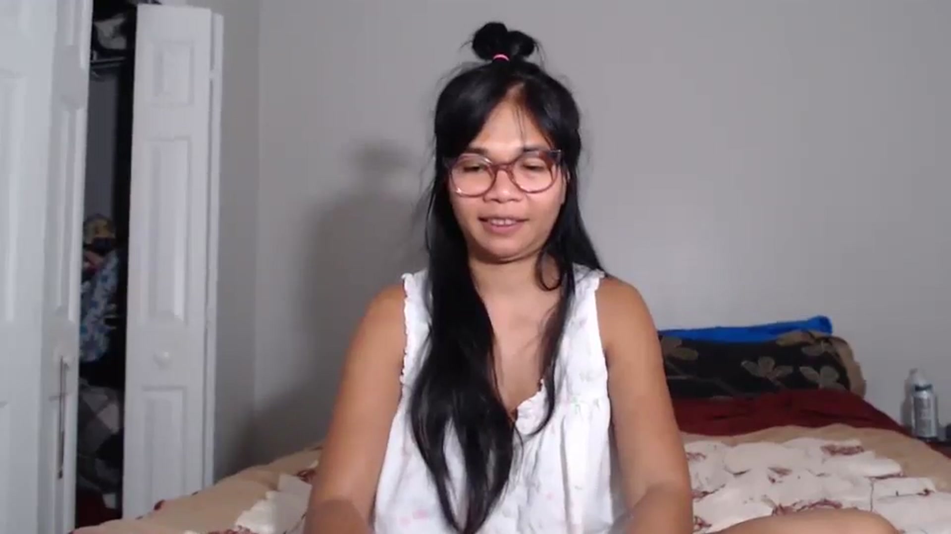 Gallery image thumbnail from Littlekai2023's myfreecams stream on, 06/25/2024, 01:31 image 13 of 20