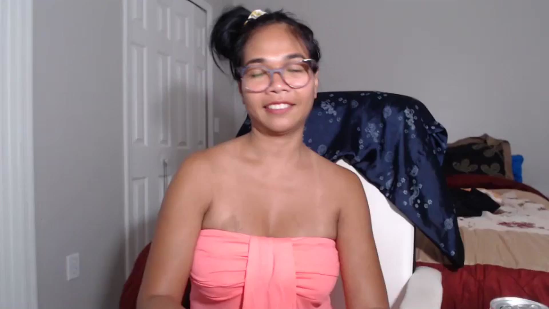 Gallery image thumbnail from Littlekai2023's myfreecams stream on, 06/28/2024, 02:38 image 15 of 20