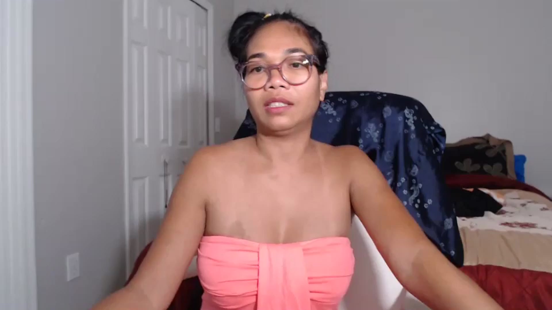 Gallery image thumbnail from Littlekai2023's myfreecams stream on, 06/28/2024, 02:38 image 14 of 20