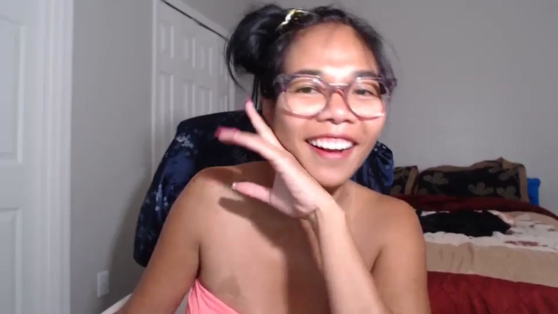 Gallery image thumbnail from Littlekai2023's myfreecams stream on, 06/28/2024, 02:38 image 19 of 20
