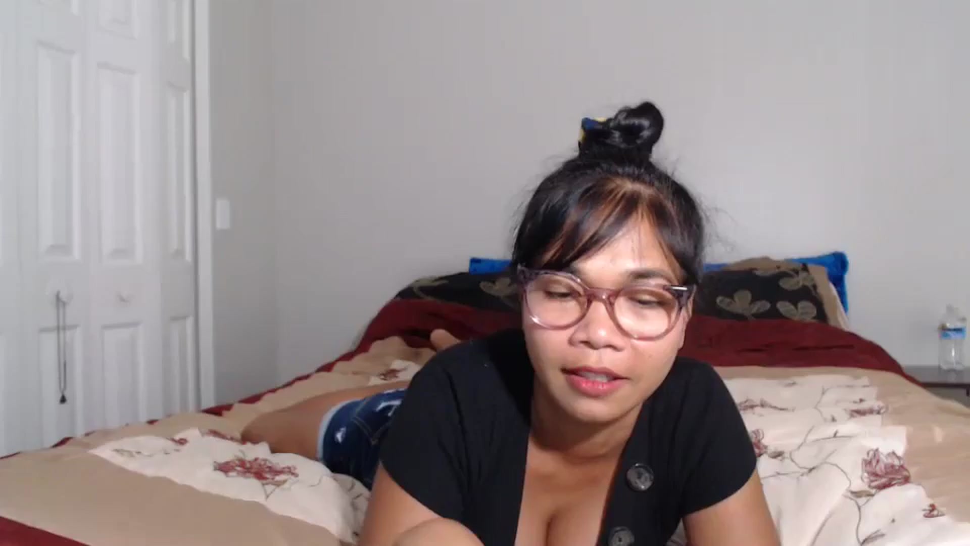Gallery image thumbnail from Littlekai2023's myfreecams stream on, 07/01/2024, 23:09 image 14 of 20