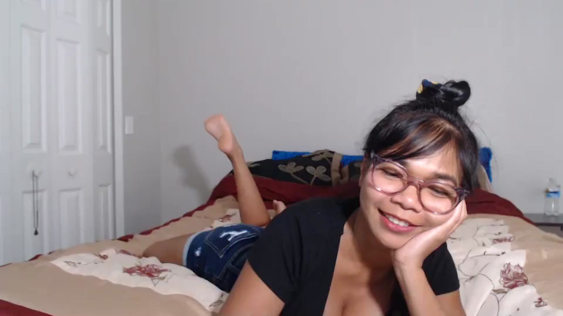 Gallery image thumbnail from Littlekai2023's myfreecams stream on, 07/01/2024, 23:09 image 12 of 20