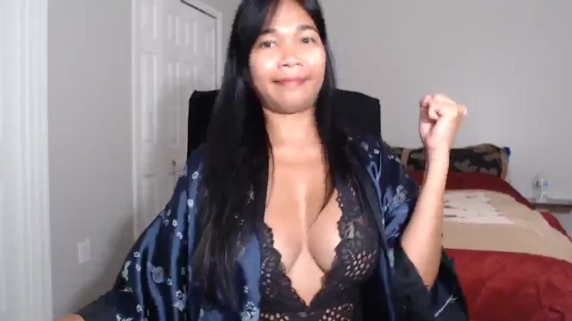 Gallery image thumbnail from Littlekai2023's myfreecams stream on, 07/04/2024, 03:30 image 13 of 20