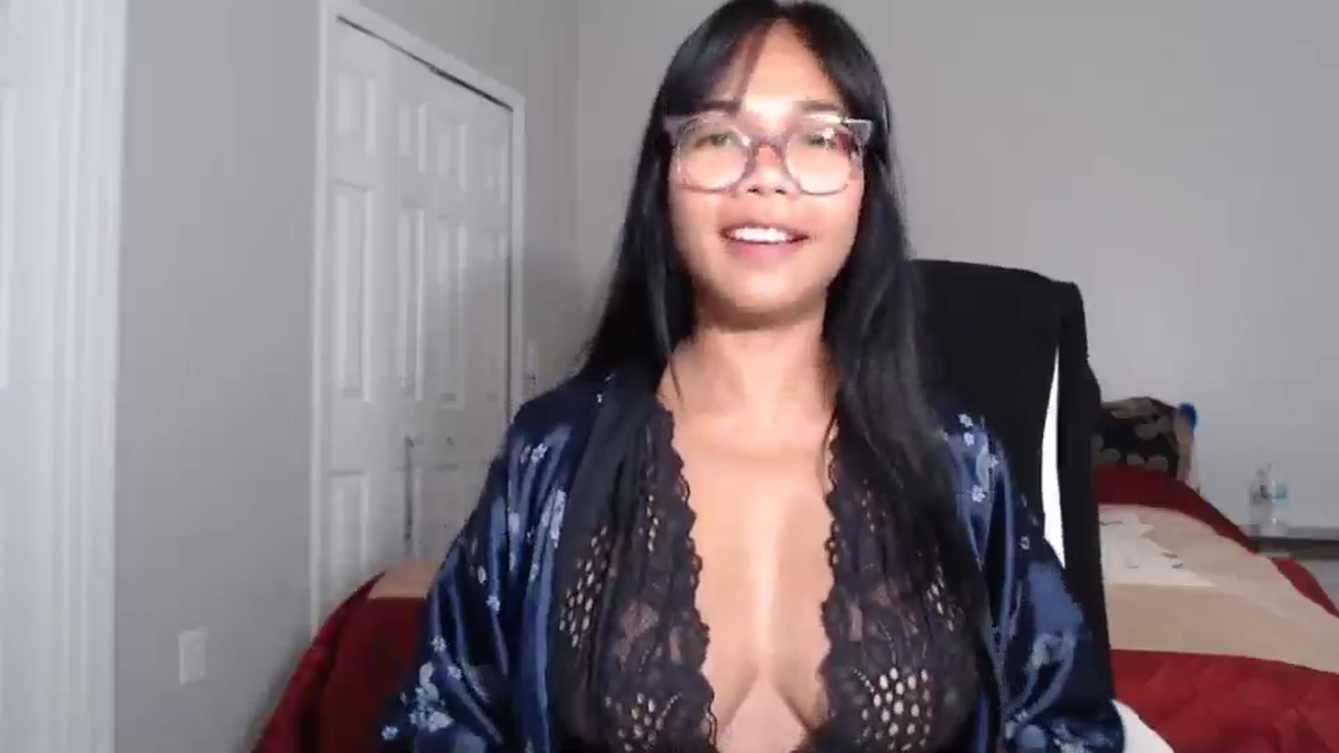 Gallery image thumbnail from Littlekai2023's myfreecams stream on, 07/04/2024, 03:30 image 3 of 20