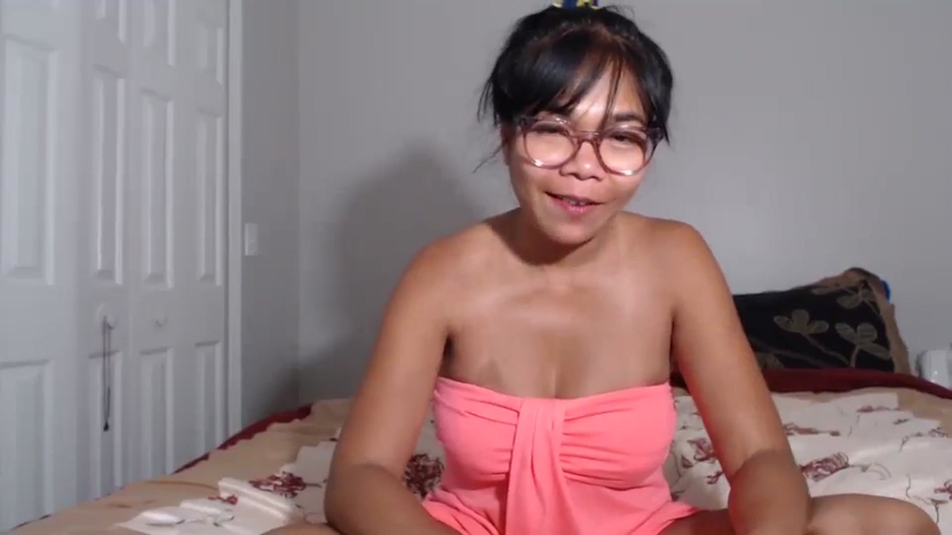 Gallery image thumbnail from Littlekai2023's myfreecams stream on, 07/06/2024, 24:01 image 3 of 20