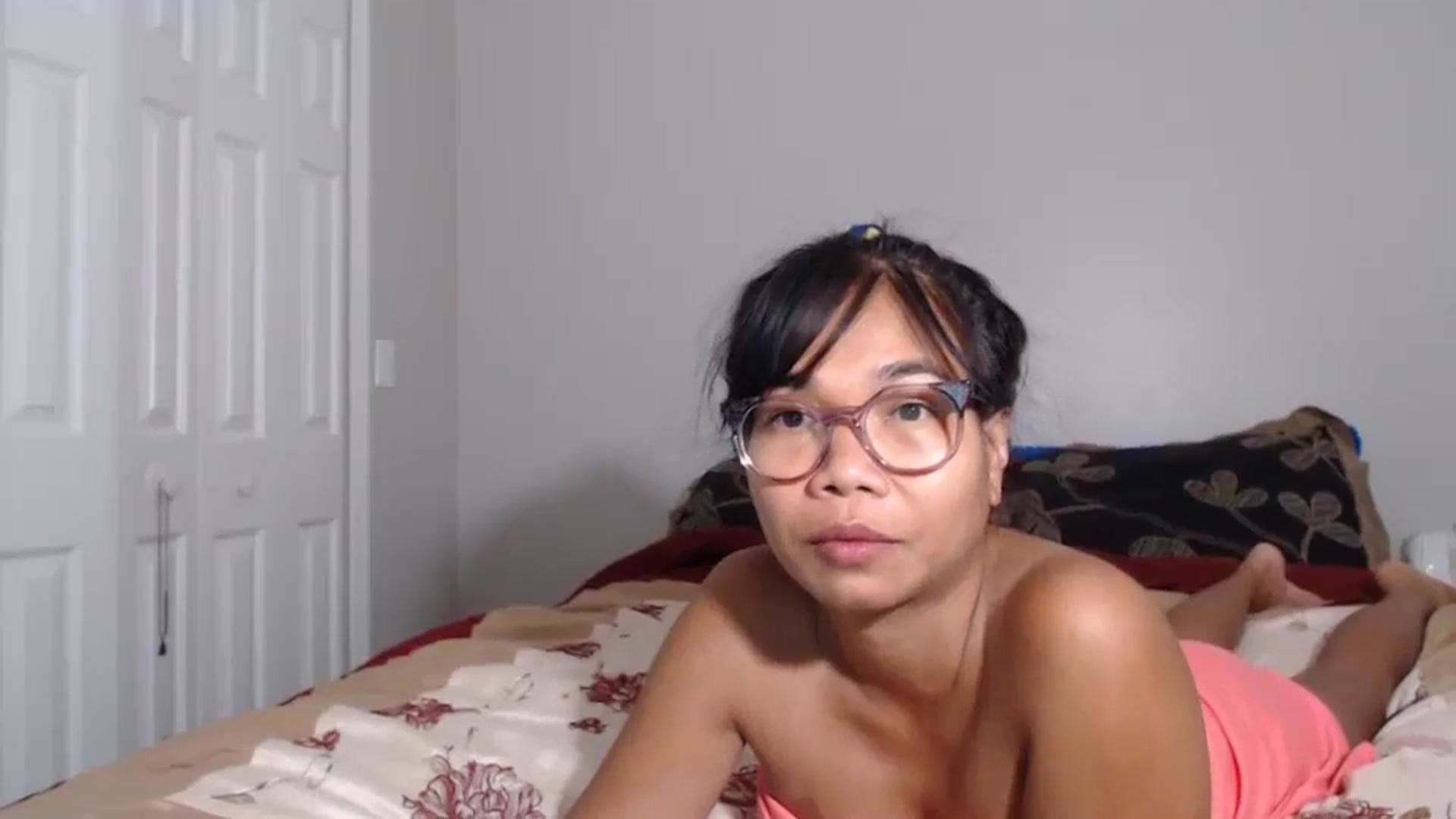 Gallery image thumbnail from Littlekai2023's myfreecams stream on, 07/06/2024, 24:01 image 16 of 20