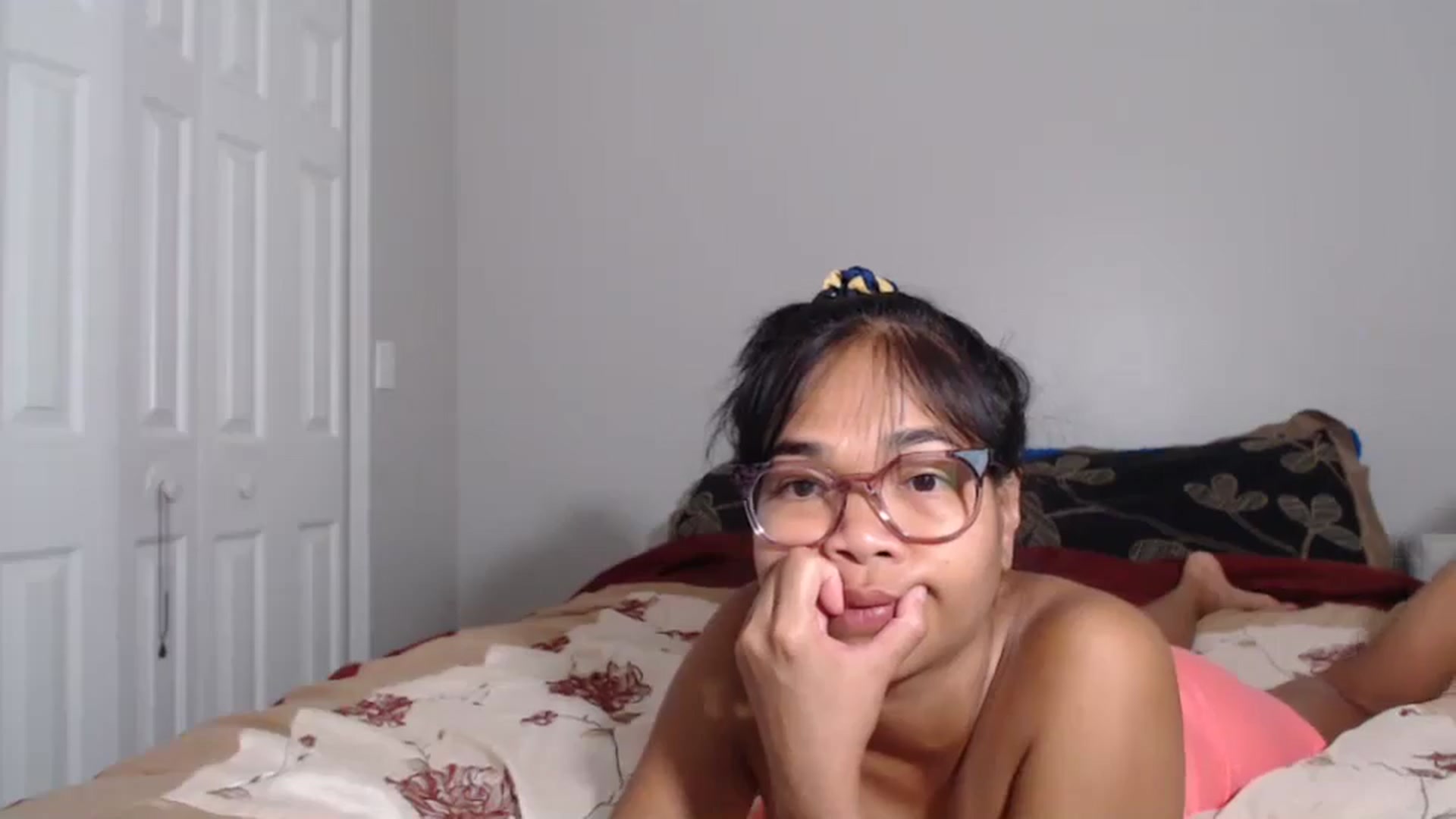 Gallery image thumbnail from Littlekai2023's myfreecams stream on, 07/06/2024, 04:28 image 4 of 20