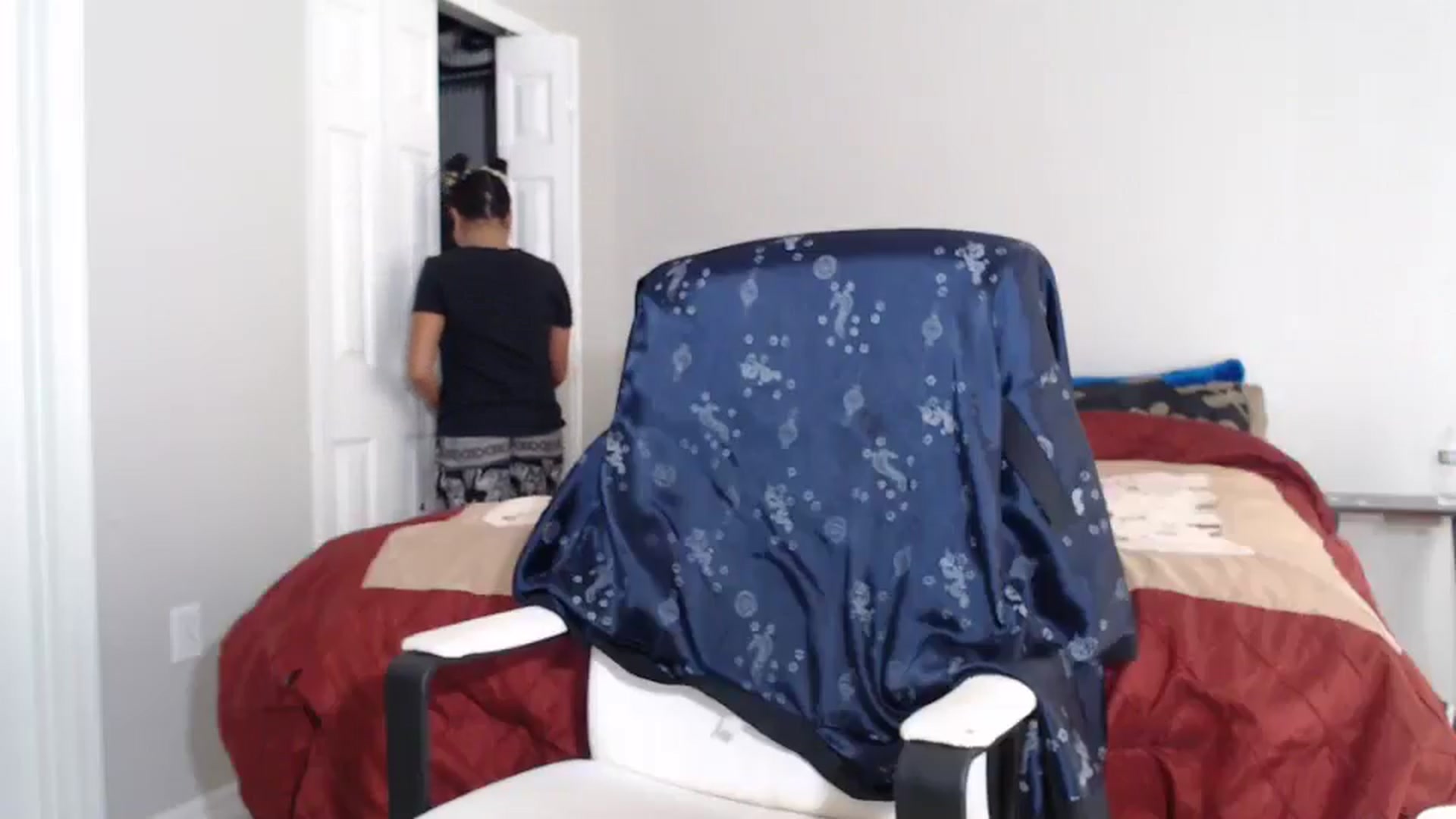 Gallery image thumbnail from Littlekai2023's myfreecams stream on, 07/07/2024, 19:58 image 14 of 20