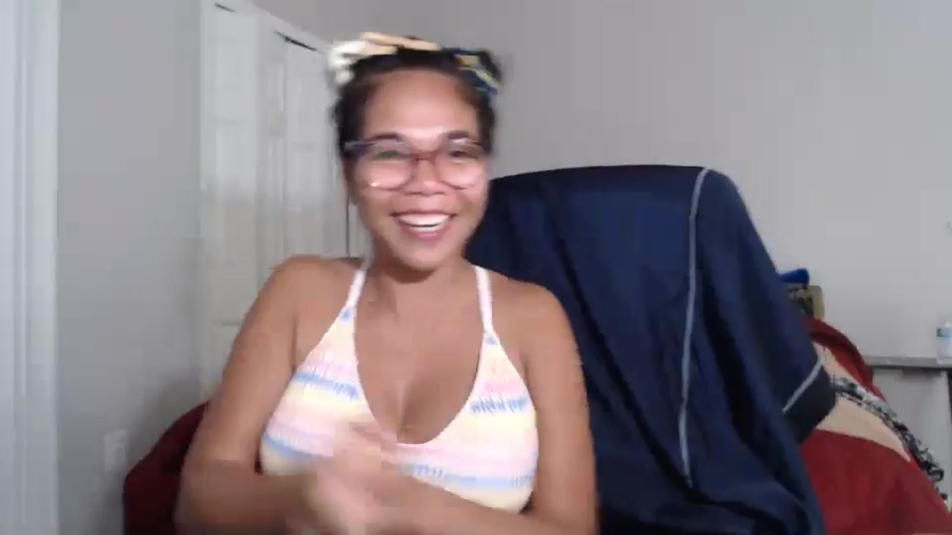 Gallery image thumbnail from Littlekai2023's myfreecams stream on, 07/07/2024, 22:00 image 9 of 20