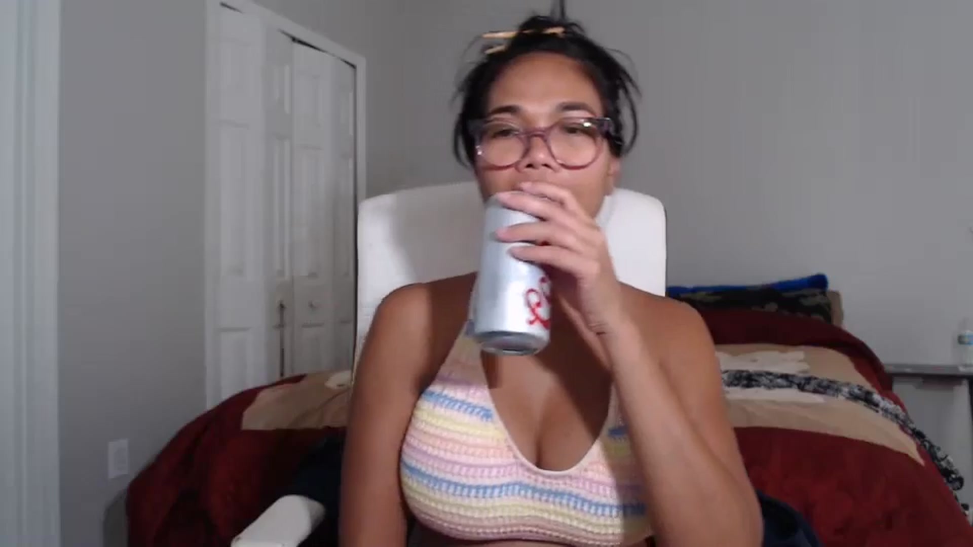 Gallery image thumbnail from Littlekai2023's myfreecams stream on, 07/07/2024, 22:00 image 19 of 20